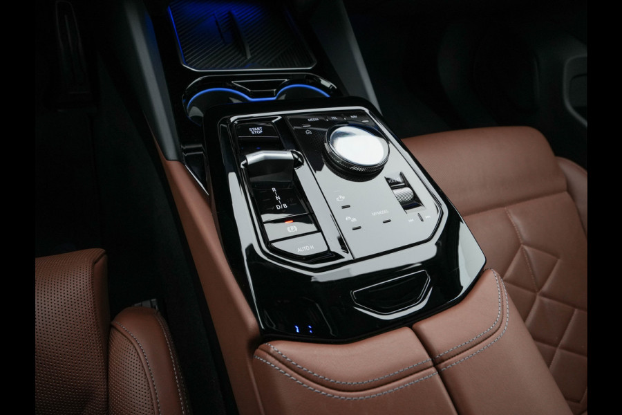 BMW i5 Touring eDrive40 84 kWh M-Sportpack [ 3-Fase ] (INCL.BTW) *HEAD-UP | LEATHER | FULL-LED | BOWERS&WILKINS | MEMORY-PACK | TOP-VIEW | BLINDSPOT | KEYLESS | WIDESCREEN-DIGI-COCKPIT | HEATED/VENTILATED-SPORTSEATS | PRIVACY-GLASS | NAVI-FULLMA