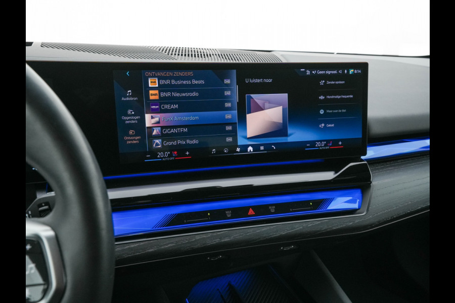 BMW i5 Touring eDrive40 84 kWh M-Sportpack [ 3-Fase ] (INCL.BTW) *HEAD-UP | LEATHER | FULL-LED | BOWERS&WILKINS | MEMORY-PACK | TOP-VIEW | BLINDSPOT | KEYLESS | WIDESCREEN-DIGI-COCKPIT | HEATED/VENTILATED-SPORTSEATS | PRIVACY-GLASS | NAVI-FULLMA