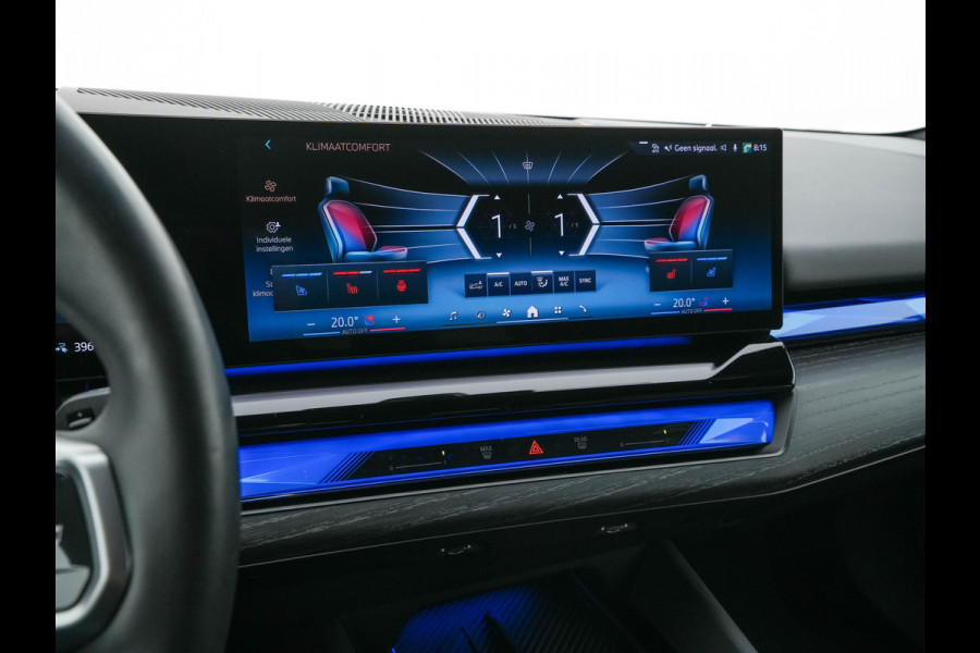 BMW i5 Touring eDrive40 84 kWh M-Sportpack [ 3-Fase ] (INCL.BTW) *HEAD-UP | LEATHER | FULL-LED | BOWERS&WILKINS | MEMORY-PACK | TOP-VIEW | BLINDSPOT | KEYLESS | WIDESCREEN-DIGI-COCKPIT | HEATED/VENTILATED-SPORTSEATS | PRIVACY-GLASS | NAVI-FULLMA