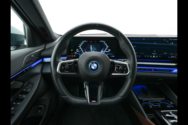 BMW i5 Touring eDrive40 84 kWh M-Sportpack [ 3-Fase ] (INCL.BTW) *HEAD-UP | LEATHER | FULL-LED | BOWERS&WILKINS | MEMORY-PACK | TOP-VIEW | BLINDSPOT | KEYLESS | WIDESCREEN-DIGI-COCKPIT | HEATED/VENTILATED-SPORTSEATS | PRIVACY-GLASS | NAVI-FULLMA