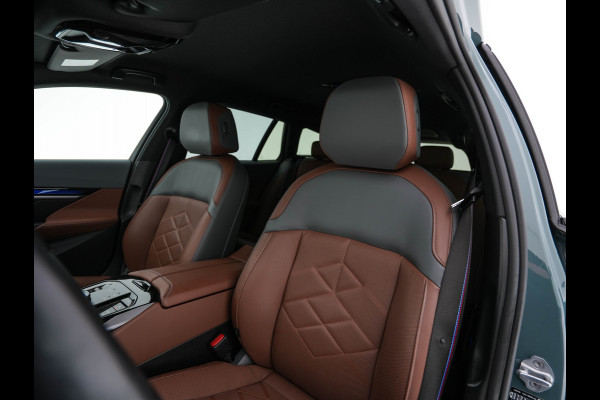 BMW i5 Touring eDrive40 84 kWh M-Sportpack [ 3-Fase ] (INCL.BTW) *HEAD-UP | LEATHER | FULL-LED | BOWERS&WILKINS | MEMORY-PACK | TOP-VIEW | BLINDSPOT | KEYLESS | WIDESCREEN-DIGI-COCKPIT | HEATED/VENTILATED-SPORTSEATS | PRIVACY-GLASS | NAVI-FULLMA