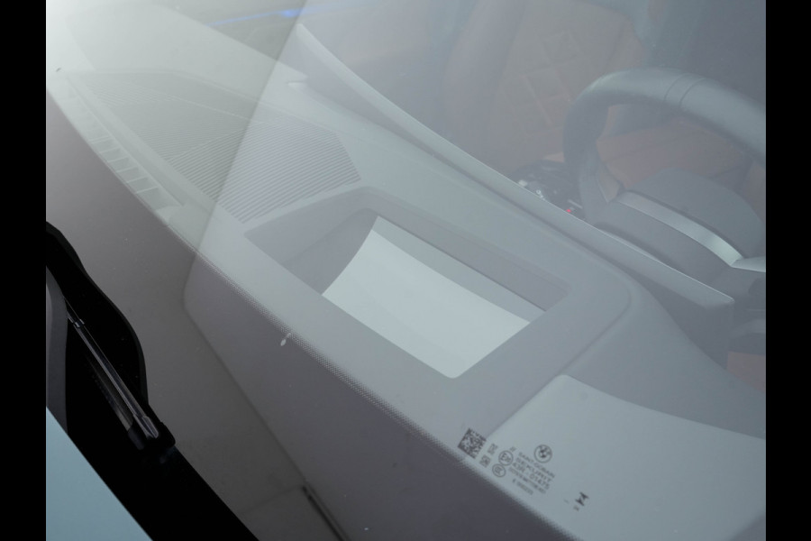 BMW i5 Touring eDrive40 84 kWh M-Sportpack [ 3-Fase ] (INCL.BTW) *HEAD-UP | LEATHER | FULL-LED | BOWERS&WILKINS | MEMORY-PACK | TOP-VIEW | BLINDSPOT | KEYLESS | WIDESCREEN-DIGI-COCKPIT | HEATED/VENTILATED-SPORTSEATS | PRIVACY-GLASS | NAVI-FULLMA