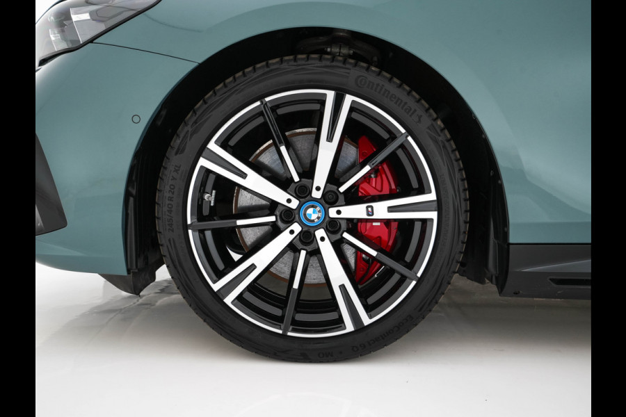 BMW i5 Touring eDrive40 84 kWh M-Sportpack [ 3-Fase ] (INCL.BTW) *HEAD-UP | LEATHER | FULL-LED | BOWERS&WILKINS | MEMORY-PACK | TOP-VIEW | BLINDSPOT | KEYLESS | WIDESCREEN-DIGI-COCKPIT | HEATED/VENTILATED-SPORTSEATS | PRIVACY-GLASS | NAVI-FULLMA