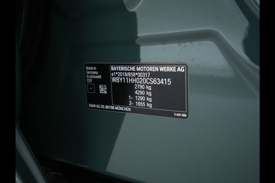 BMW i5 Touring eDrive40 84 kWh M-Sportpack [ 3-Fase ] (INCL.BTW) *HEAD-UP | LEATHER | FULL-LED | BOWERS&WILKINS | MEMORY-PACK | TOP-VIEW | BLINDSPOT | KEYLESS | WIDESCREEN-DIGI-COCKPIT | HEATED/VENTILATED-SPORTSEATS | PRIVACY-GLASS | NAVI-FULLMA