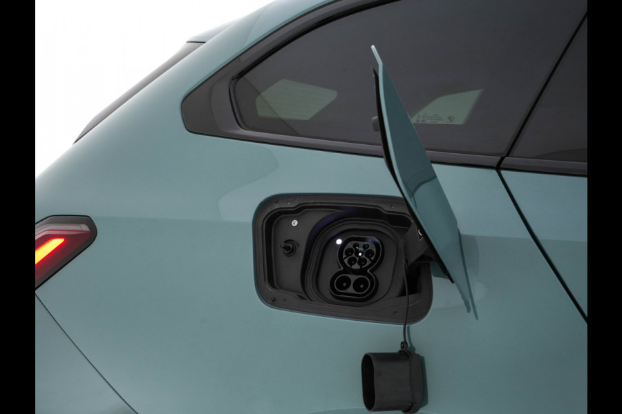 BMW i5 Touring eDrive40 84 kWh M-Sportpack [ 3-Fase ] (INCL.BTW) *HEAD-UP | LEATHER | FULL-LED | BOWERS&WILKINS | MEMORY-PACK | TOP-VIEW | BLINDSPOT | KEYLESS | WIDESCREEN-DIGI-COCKPIT | HEATED/VENTILATED-SPORTSEATS | PRIVACY-GLASS | NAVI-FULLMA