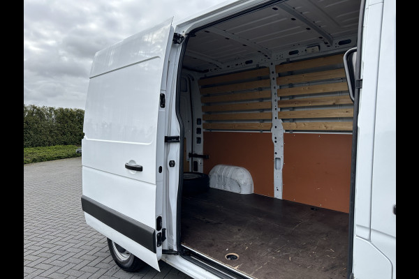 Renault Master T35 2.3 dCi 136 PK / L2H2 / 1e EIG. / 43.914 KM / TREKHAAK / AIRCO / NAVI / 2.500 KG AHG
