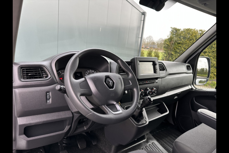 Renault Master T35 2.3 dCi 136 PK / L2H2 / 1e EIG. / 43.914 KM / TREKHAAK / AIRCO / NAVI / 2.500 KG AHG