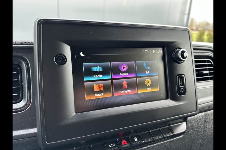 Renault Master T35 2.3 dCi 136 PK / L2H2 / 1e EIG. / 43.914 KM / TREKHAAK / AIRCO / NAVI / 2.500 KG AHG