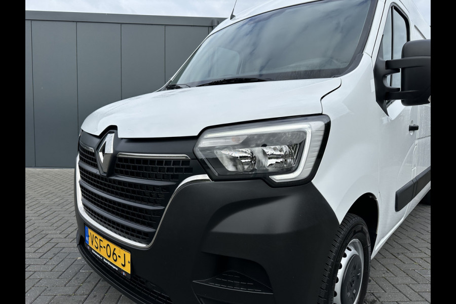 Renault Master T35 2.3 dCi 136 PK / L2H2 / 1e EIG. / 43.914 KM / TREKHAAK / AIRCO / NAVI / 2.500 KG AHG