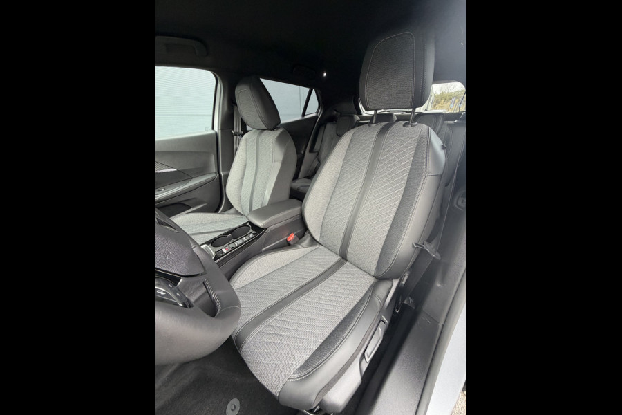 Peugeot 2008 100pk Allure Pack (360gr Camera - Keyless Entry - Adaptieve Cruise Controle - LED - Parkeersensoren V+A - Automatische Airco - 3