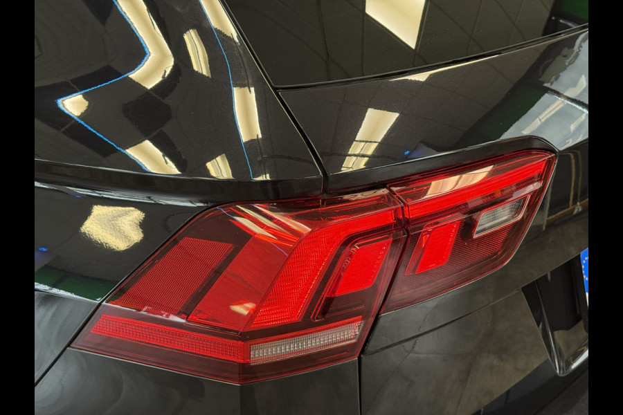 Volkswagen Tiguan 1.4 TSI eHybrid R-Line Business+ PDC NAVI ACC IQ Light Panoramadak ! 2e Paasdag geopend van 12.00 tot 17:00u !