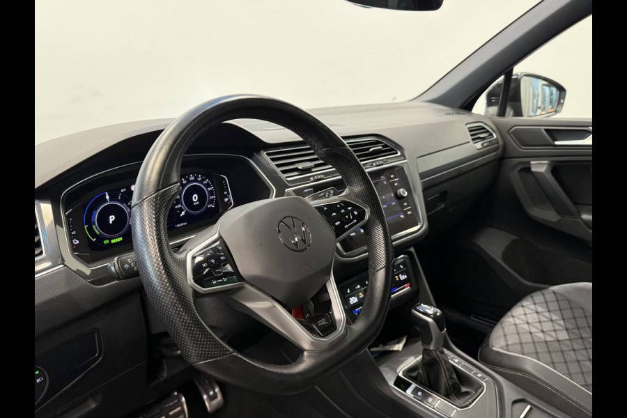 Volkswagen Tiguan 1.4 TSI eHybrid R-Line Business+ PDC NAVI ACC IQ Light Panoramadak ! 2e Paasdag geopend van 12.00 tot 17:00u !