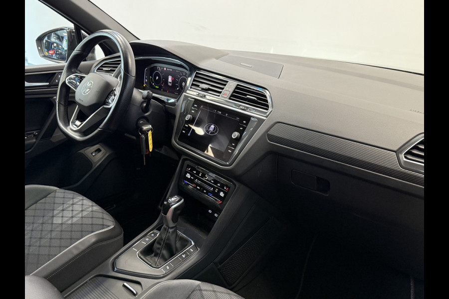 Volkswagen Tiguan 1.4 TSI eHybrid R-Line Business+ PDC NAVI ACC IQ Light Panoramadak ! 2e Paasdag geopend van 12.00 tot 17:00u !