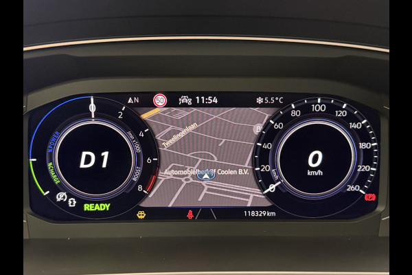 Volkswagen Tiguan 1.4 TSI eHybrid R-Line Business+ PDC NAVI ACC IQ Light Panoramadak ! 2e Paasdag geopend van 12.00 tot 17:00u !