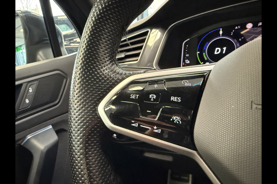 Volkswagen Tiguan 1.4 TSI eHybrid R-Line Business+ PDC NAVI ACC IQ Light Panoramadak ! 2e Paasdag geopend van 12.00 tot 17:00u !