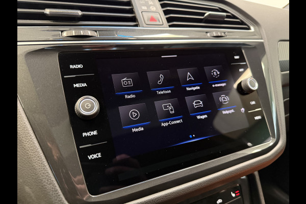 Volkswagen Tiguan 1.4 TSI eHybrid R-Line Business+ PDC NAVI ACC IQ Light Panoramadak ! 2e Paasdag geopend van 12.00 tot 17:00u !