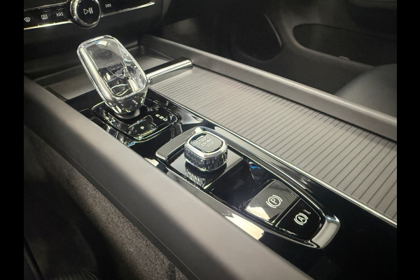 Volvo XC60 2.0 T8 Plug-in hybrid AWD Ultra Black Edition Luchtvering Harman & Kardon