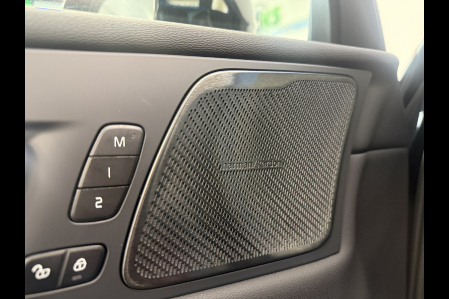 Volvo XC60 2.0 T8 Plug-in hybrid AWD Ultra Black Edition Luchtvering Harman & Kardon