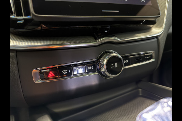 Volvo XC60 2.0 T8 Plug-in hybrid AWD Ultra Black Edition Luchtvering Harman & Kardon