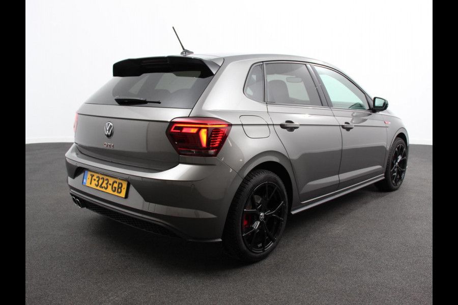 Volkswagen Polo 2.0 TSI GTI 200 PK | Navigatie | Climate control | Adaptieve cruise control | Digital dashboard | Parkeersensoren | Camera | Stoelverwarming | Apple Carplay/ Android Auto | LED | Lichtmetalen velgen