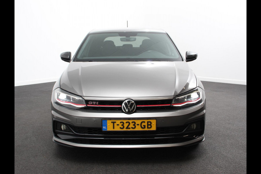 Volkswagen Polo 2.0 TSI GTI 200 PK | Navigatie | Climate control | Adaptieve cruise control | Digital dashboard | Parkeersensoren | Camera | Stoelverwarming | Apple Carplay/ Android Auto | LED | Lichtmetalen velgen
