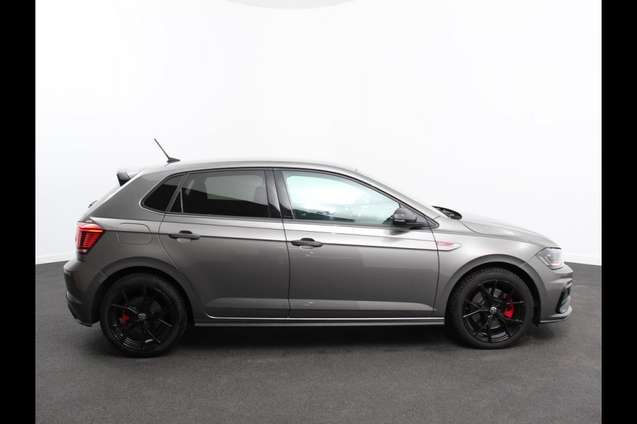 Volkswagen Polo 2.0 TSI GTI 200 PK | Navigatie | Climate control | Adaptieve cruise control | Digital dashboard | Parkeersensoren | Camera | Stoelverwarming | Apple Carplay/ Android Auto | LED | Lichtmetalen velgen