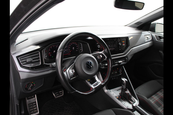 Volkswagen Polo 2.0 TSI GTI 200 PK | Navigatie | Climate control | Adaptieve cruise control | Digital dashboard | Parkeersensoren | Camera | Stoelverwarming | Apple Carplay/ Android Auto | LED | Lichtmetalen velgen