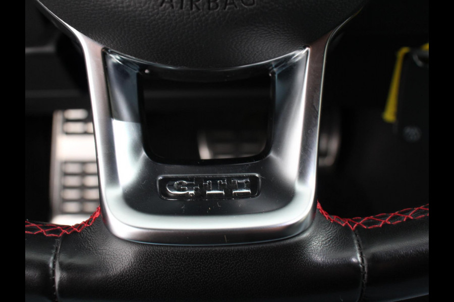 Volkswagen Polo 2.0 TSI GTI 200 PK | Navigatie | Climate control | Adaptieve cruise control | Digital dashboard | Parkeersensoren | Camera | Stoelverwarming | Apple Carplay/ Android Auto | LED | Lichtmetalen velgen