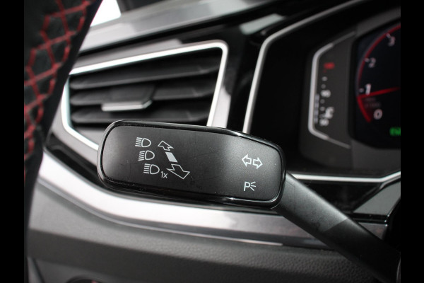 Volkswagen Polo 2.0 TSI GTI 200 PK | Navigatie | Climate control | Adaptieve cruise control | Digital dashboard | Parkeersensoren | Camera | Stoelverwarming | Apple Carplay/ Android Auto | LED | Lichtmetalen velgen
