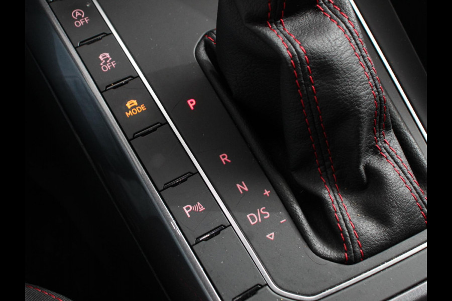 Volkswagen Polo 2.0 TSI GTI 200 PK | Navigatie | Climate control | Adaptieve cruise control | Digital dashboard | Parkeersensoren | Camera | Stoelverwarming | Apple Carplay/ Android Auto | LED | Lichtmetalen velgen