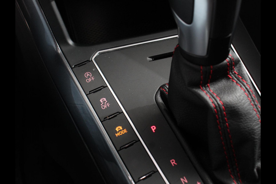 Volkswagen Polo 2.0 TSI GTI 200 PK | Navigatie | Climate control | Adaptieve cruise control | Digital dashboard | Parkeersensoren | Camera | Stoelverwarming | Apple Carplay/ Android Auto | LED | Lichtmetalen velgen