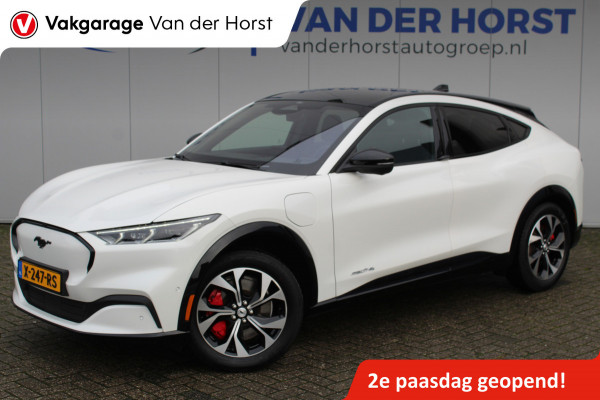Ford Mustang Mach-E 75kWh/269pk AWD Premium AUTOMAAT volledig ELEKTRISCH ! Fabrieksgarantie t/m 01-03-2027 ! Panorama dak, Vierwielaandr., stoel-, stuur- en voorraamverwarming, technologie pakket II, panoramadak, navigatie, telefoonvoorb., winterpakket, parelmoer wit metallic, etc etc