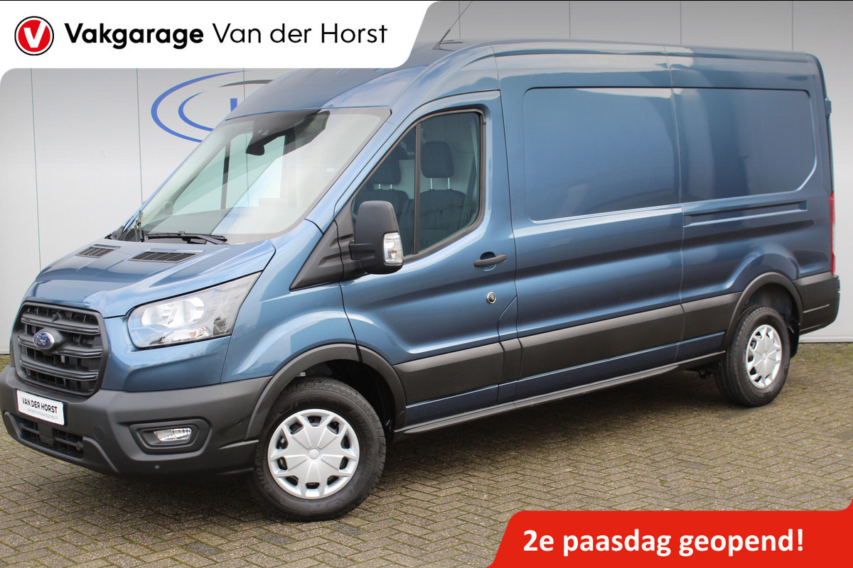 Ford Transit 350 2.0-130pk TDCI L3H2 Trend. Net ingereden, uit voorraad leverbaar ! Volautm. airco, metallic lak, lane- en side assist, adaptive cruise, navigatie by Apple carplay/Android auto cntrl, bijrijdersbank, USB aansluiting etc.