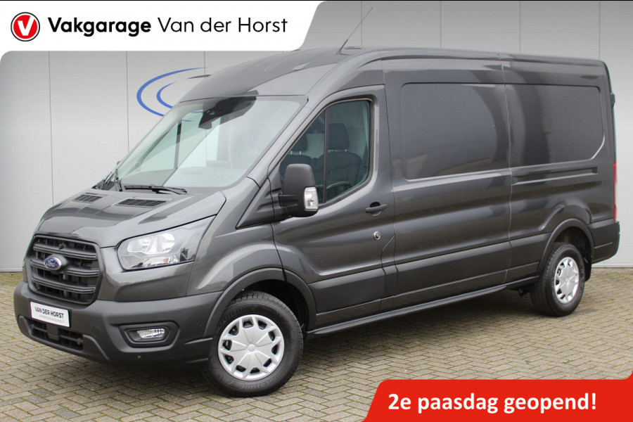 Ford Transit 350 2.0 TDCI L3H2 Trend 130pk Trend. Net ingereden, uit voorraad leverbaar ! Volautm. airco, metallic lak, lane- en side assist, adaptive cruise cntrl, navigatie by Apple carplay/Android auto cntrl, bijrijdersbank, USB aansluiting etc.