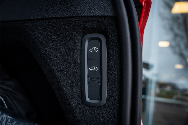 Volvo XC90 2.0 T8 Recharge AWD Plus Bright ** Ventilatie ** Luchtvering ** Panodak ** B&W