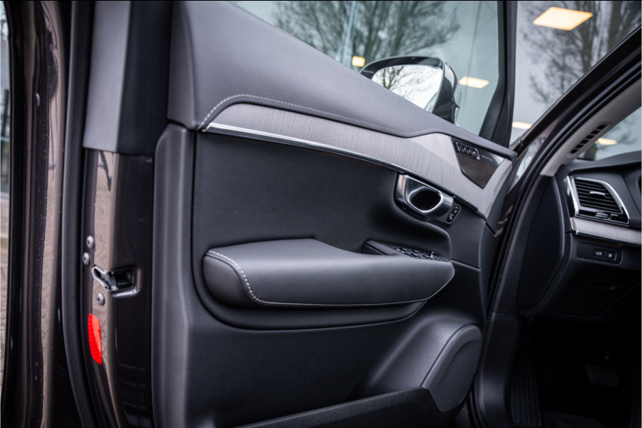 Volvo XC90 2.0 T8 Recharge AWD Plus Bright ** Ventilatie ** Luchtvering ** Panodak ** B&W