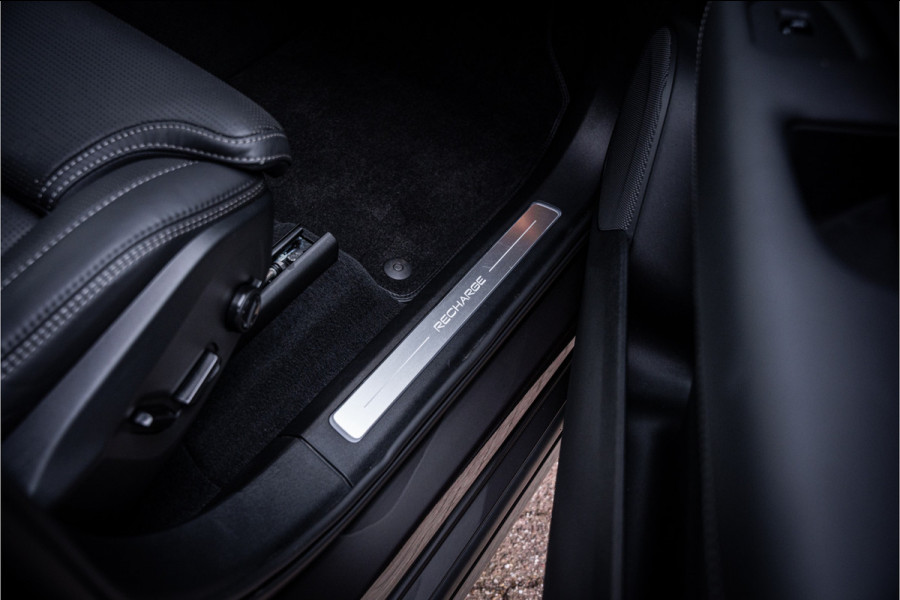 Volvo XC90 2.0 T8 Recharge AWD Plus Bright ** Ventilatie ** Luchtvering ** Panodak ** B&W