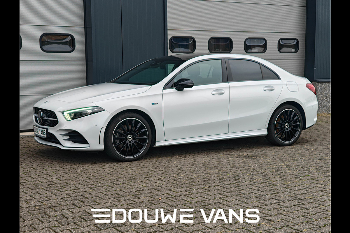 Mercedes-Benz A-Klasse 250e Sedan AMG Panorama Memory Night Pakket Ambienteverlich. Multibeam LED VOL