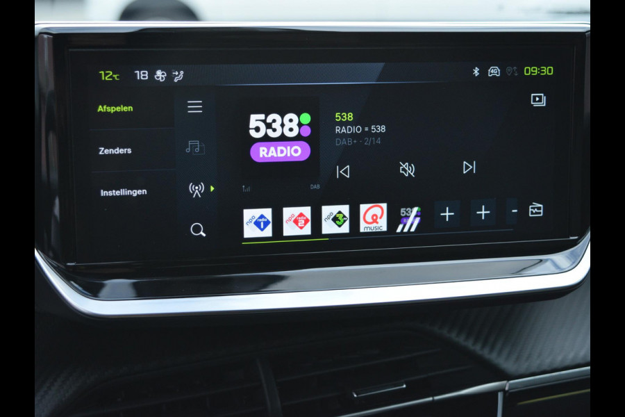 Peugeot e-2008 EV GT Avantage 54 kWh 3 FASE | NAVI & CARPLAY | CAMERA MET SENSOREN | E.C.C. |