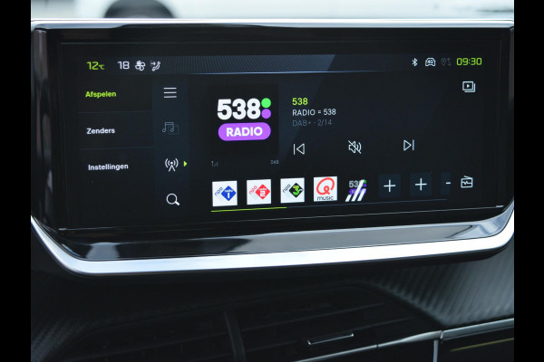 Peugeot e-2008 EV GT Avantage 54 kWh 3 FASE | NAVI & CARPLAY | CAMERA MET SENSOREN | E.C.C. |