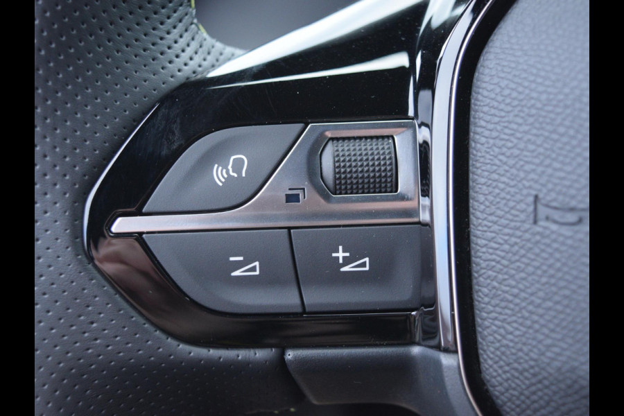 Peugeot e-2008 EV GT Avantage 54 kWh 3 FASE | NAVI & CARPLAY | CAMERA MET SENSOREN | E.C.C. |
