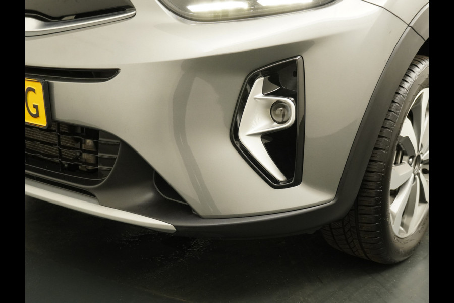 Kia Stonic 1.0 T-GDi MHEV DynamicPlusLine - Apple/Android Carplay - Navigatie - Cruise Control - Stoel/Stuurverwarming - Lichtmetalen Velgen - Fabrieksgarantie t/m 28-01-2032