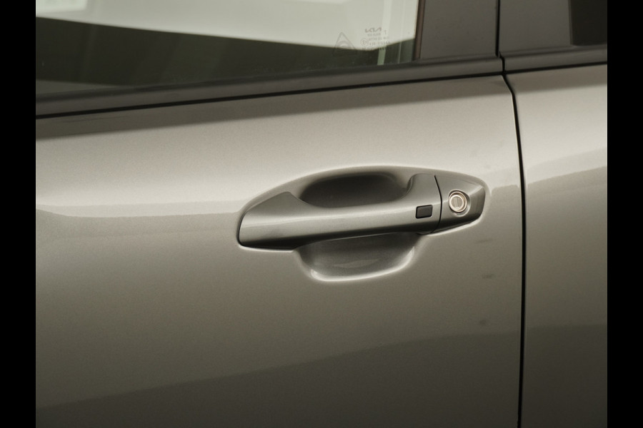 Kia Stonic 1.0 T-GDi MHEV DynamicPlusLine - Apple/Android Carplay - Navigatie - Cruise Control - Stoel/Stuurverwarming - Lichtmetalen Velgen - Fabrieksgarantie t/m 28-01-2032