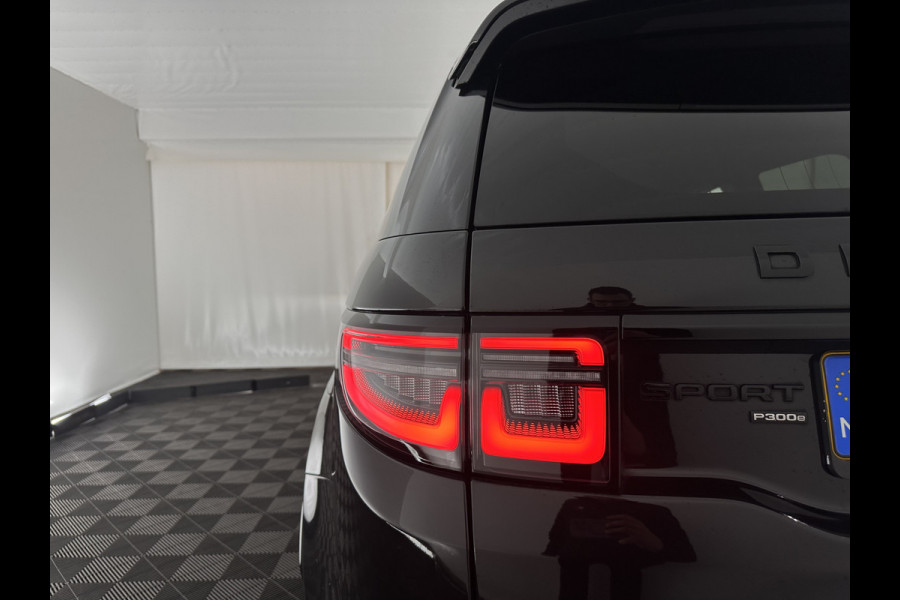 Land Rover Discovery Sport P300e 1.5 R-Dynamic HSE Black Exterior Pack AWD (Plug-in) (INCL-BTW) *LEATHER | FULL-LED | DIGI-COCKPIT | MERIDIAN-AUDIO | BLINDSPOT | KEYLESS | SHIFTPADDLES | PRIVACYGLASS | NAVI-FULLMAP | ECC | MEMORY-PACK | PDC | CRUISE | 20''ALU*
