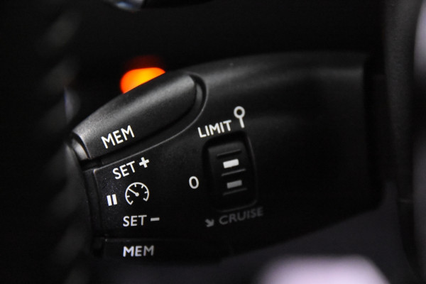 Peugeot 208 1.2 Allure Automaat *1ste Eigenaar*Leer*Stoelverwarming*