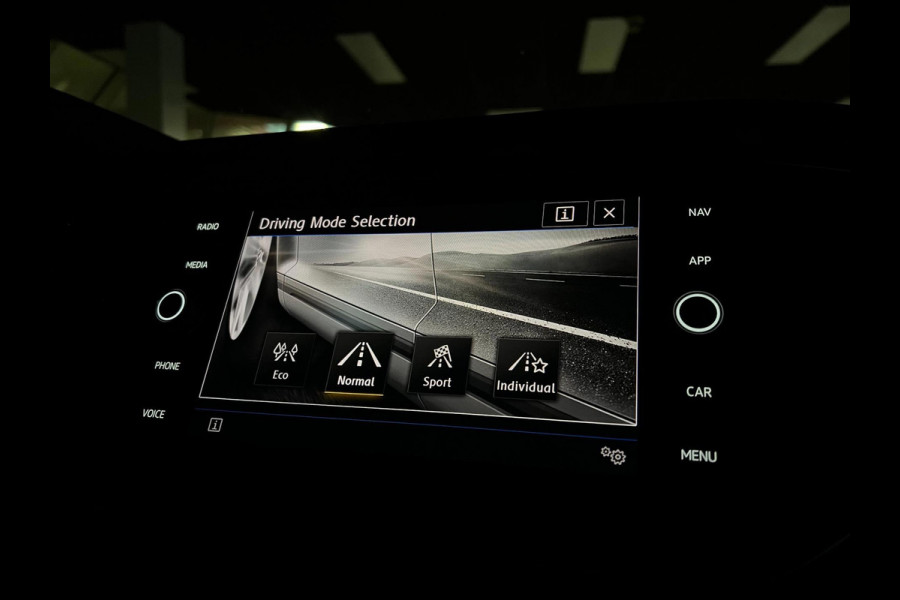 Volkswagen T-Roc Sport | Pano | Virtual | Led | Acc | DSG