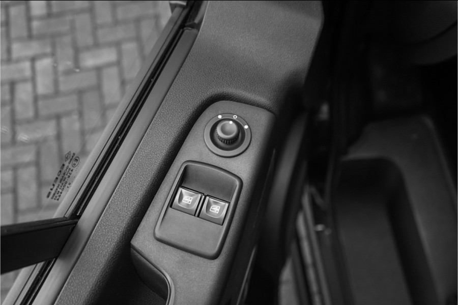 Renault Trafic 2.0 dCi 145 L2H1 DC Luxe Climate Camera 2x Schuifdeur