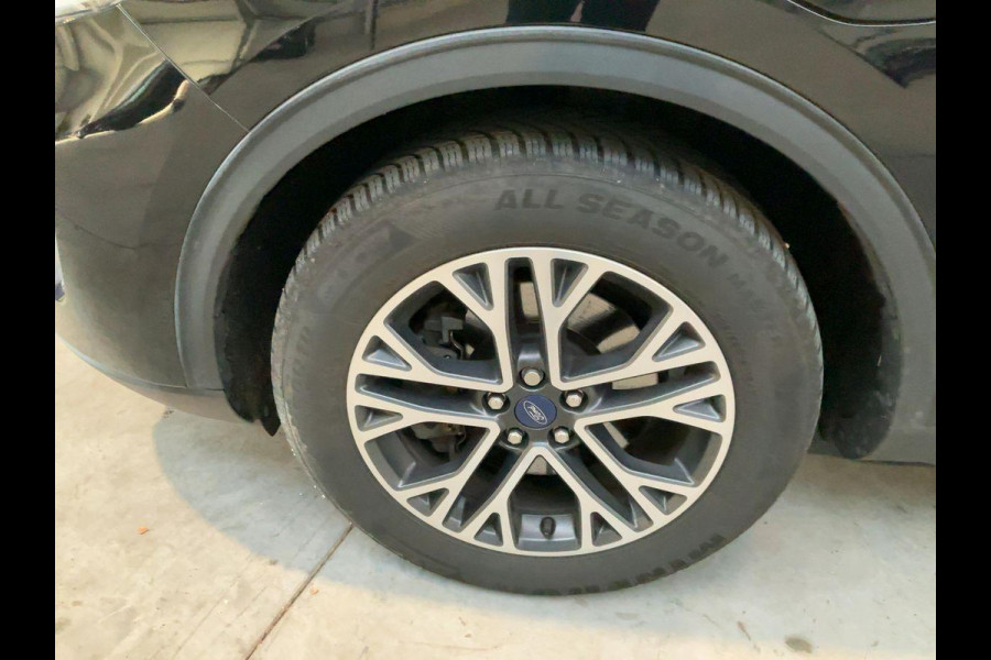 Ford Kuga 2.5 Plug-in Hybrid Titanium | 225 PK | Winterpack | 18 inch velgen | Navigatie | Dealer onderhouden