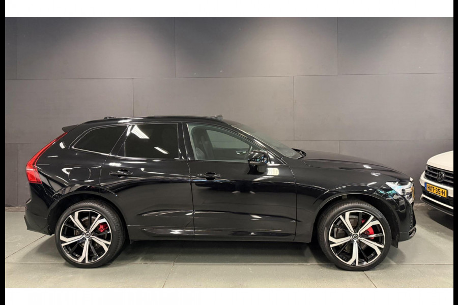 Volvo XC60 2.0 T8 R-DESIGN AWD 455PK SOH-TEST Black Edition PANO/H-KARDON/DAB/CARPLAY/LEDER/M-STOELEN///