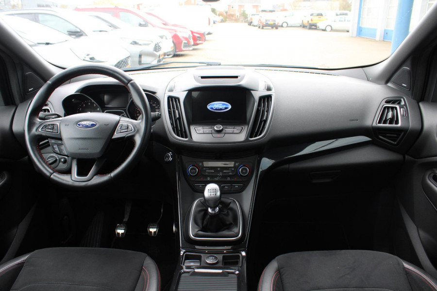 Ford Kuga 1.5 EcoBoost ST Line | Trekhaak | Panorama Dak | Stoelverwarming | Cruise Control | Camera | Navigatie | SONY Audio |